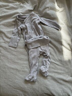 H&M Light Gray Baby Footed set